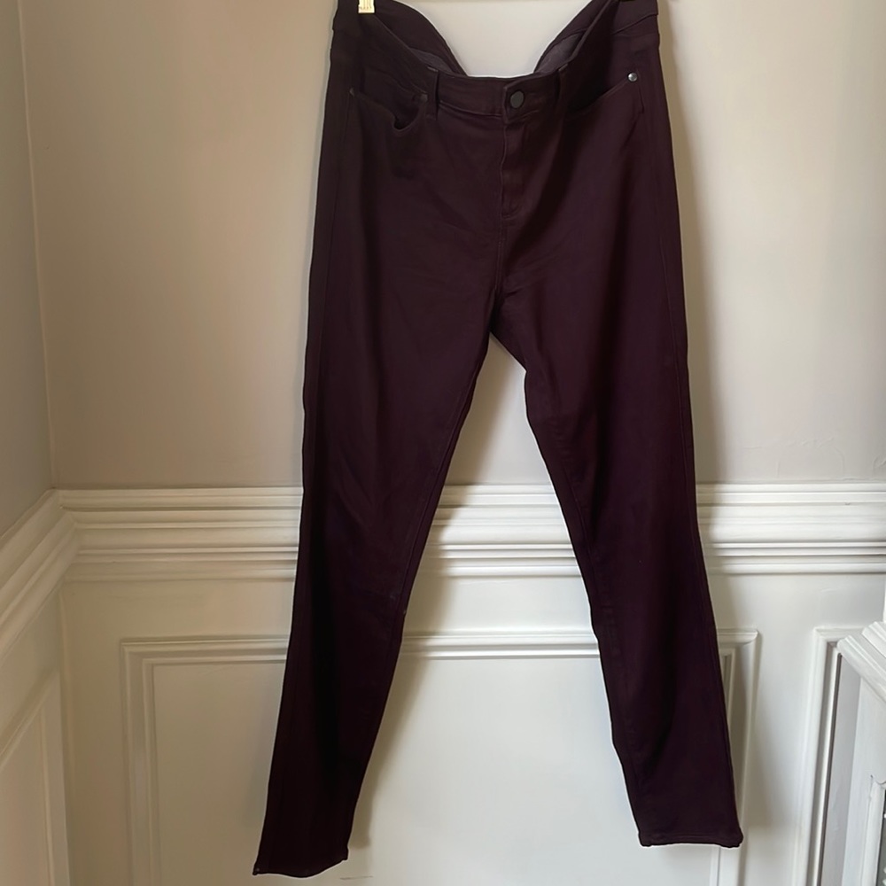 Burgundy Paige Jeans😍
